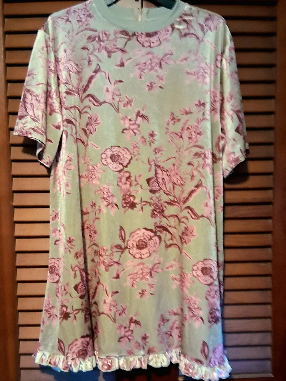 Floral Velvet Short-Sleeve Shirt Dress in Light Green and Pink